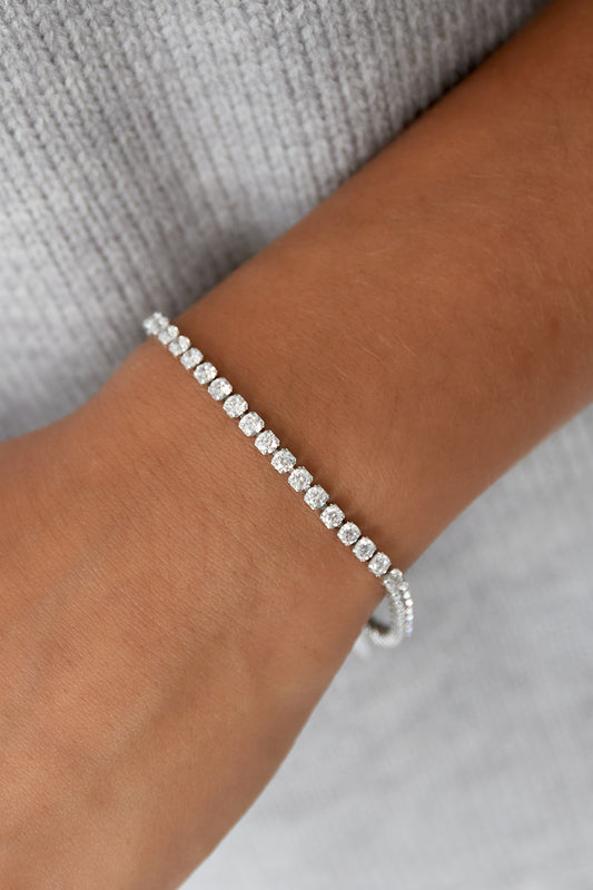 Twinkling diamond bracelet - Silver Color color